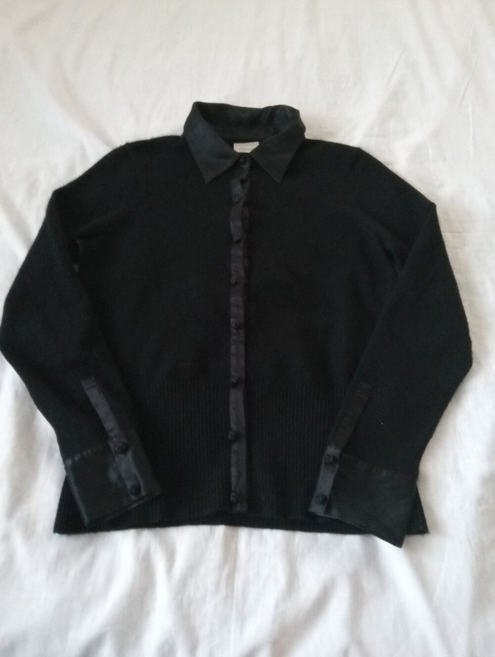 Sutton Studio Black Button-Front Cashmere Sweater with Satin Collar